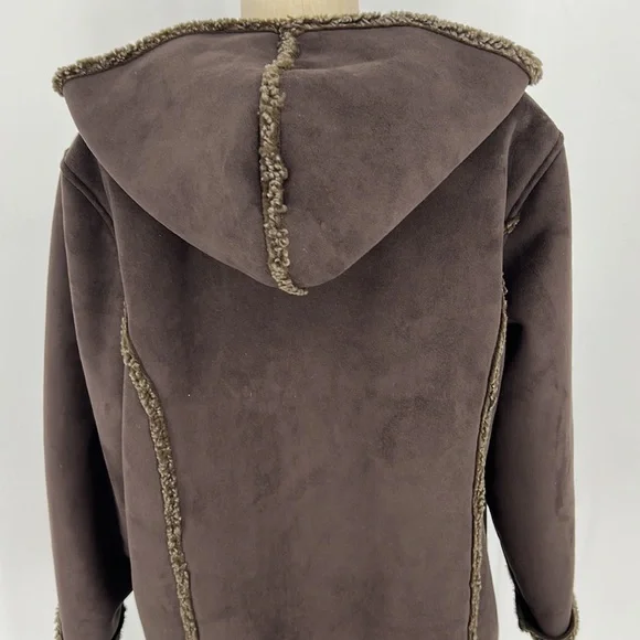 LL Bean Sherpa lined toggle buttons brown Heavy winter coat Sz XL-petite. - Picture 4 of 10